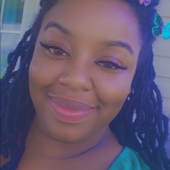 Meet your Posher, Nakiya - Picture 3 of 3